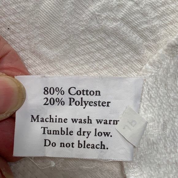 Adolfo Dominguez queen size quilts - Picture 6 of 6